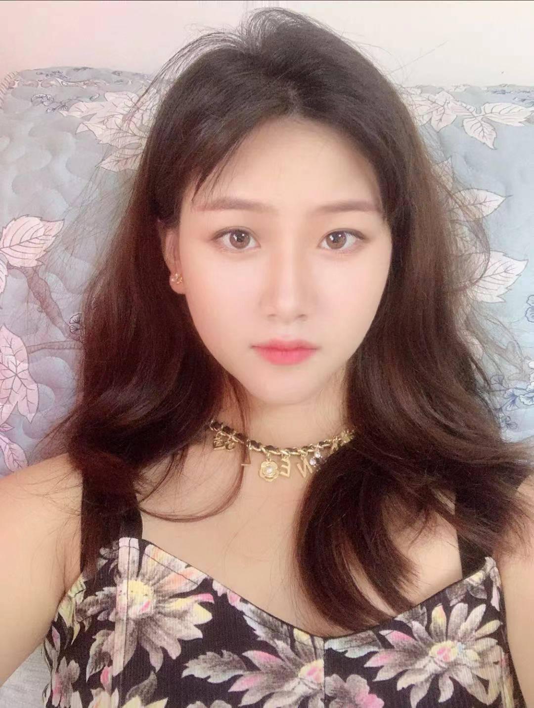 98年漂亮的小学妹兼职